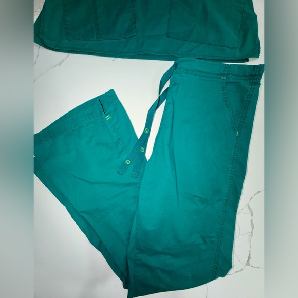 Scrub Set - Picture 3 of 3